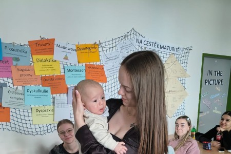 Učební praxe 4.A- manipulace s miminkem